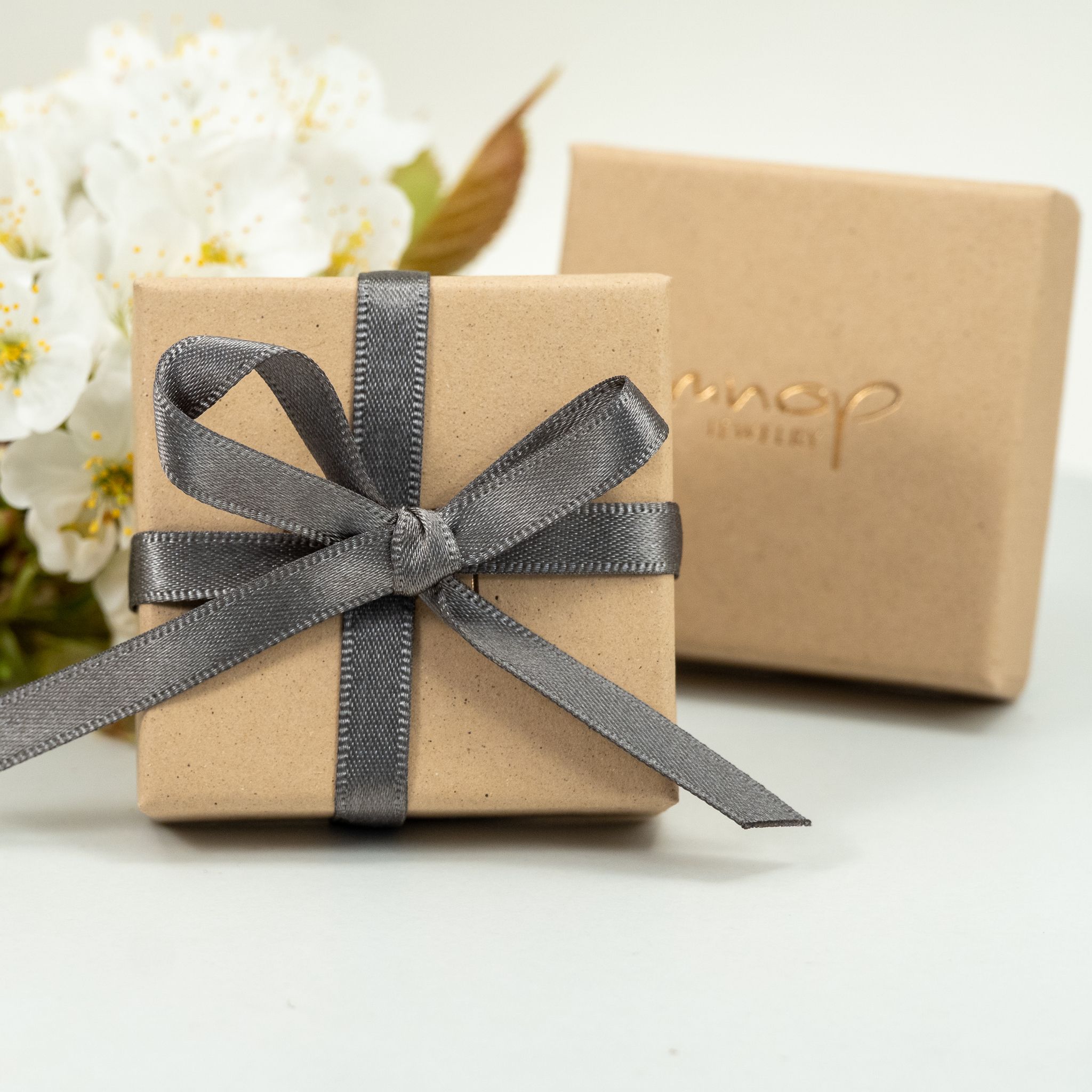 18K Mini Letters - Comfort Earrings in Recycled Gold