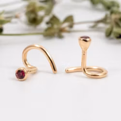 18K Labgrown Robijn Mini Comfort Oorbellen Gerecycled Goud