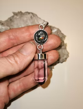 Galaxy opal med ametistspets