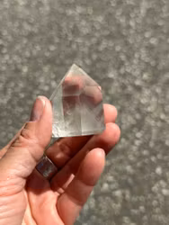 Torn i bergkristall med fantomer
