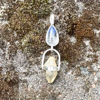 Dumortierite in Quartz with Raw bright Sapphire