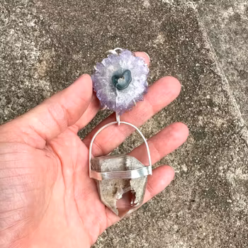 Amethyst stalaktite with white Lodolite
