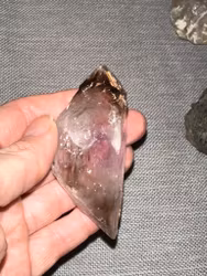 Brandenberg ametist med Skeletal kvarts