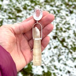 ”White wolf” Bergkristall med magisk vit lodolit med fantomer