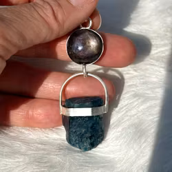 Star ruby with Apatite