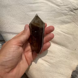 Top quality citrine with a deep color. Natural and strong.