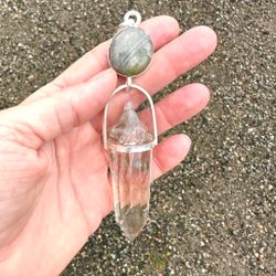 Galactic council of light- Bright Sapphire with magical Clear Quartz Vogel Crystal
