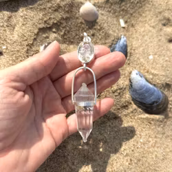 Sha’as - gates of light- Golden Beryll with inclusions with clear Quartz Vogel crystal
