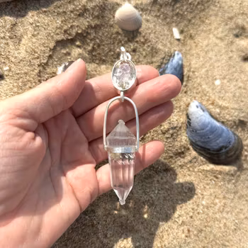 Sha’as - gates of light- Golden Beryll with inclusions with clear Quartz Vogel crystal