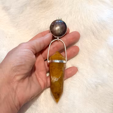 Mother Earth master healer- large Star Ruby with Golden Healer Vogel.