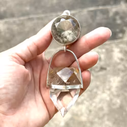 Golden dragon of golden times   Golden Quartz with Citrine Dragon egg