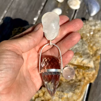 Ishtara- clear Quartz skull with hogh frequency Dragon egg