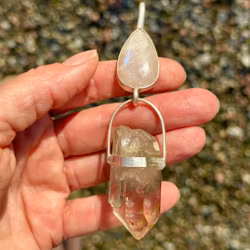 Awakening of the Old Bloodlines – Reclaim Your Birthright, Apricot rainbow moonstone with clear Nordic Quartz