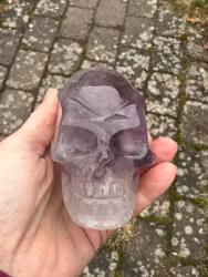 Amethyst skull traveller
