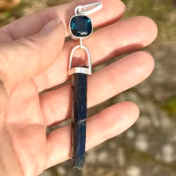 Enter the deep- awaken your true power - Dark blur Topaz with Aegerine Ägerin