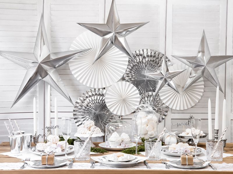 Papperstallrikar Star Silver Metallic 18cm