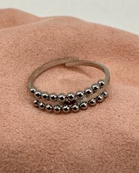 Stål justerbar ring med prickig kant - silver