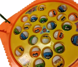 Fiskespel med 24 Fiskar och 4 Spelare