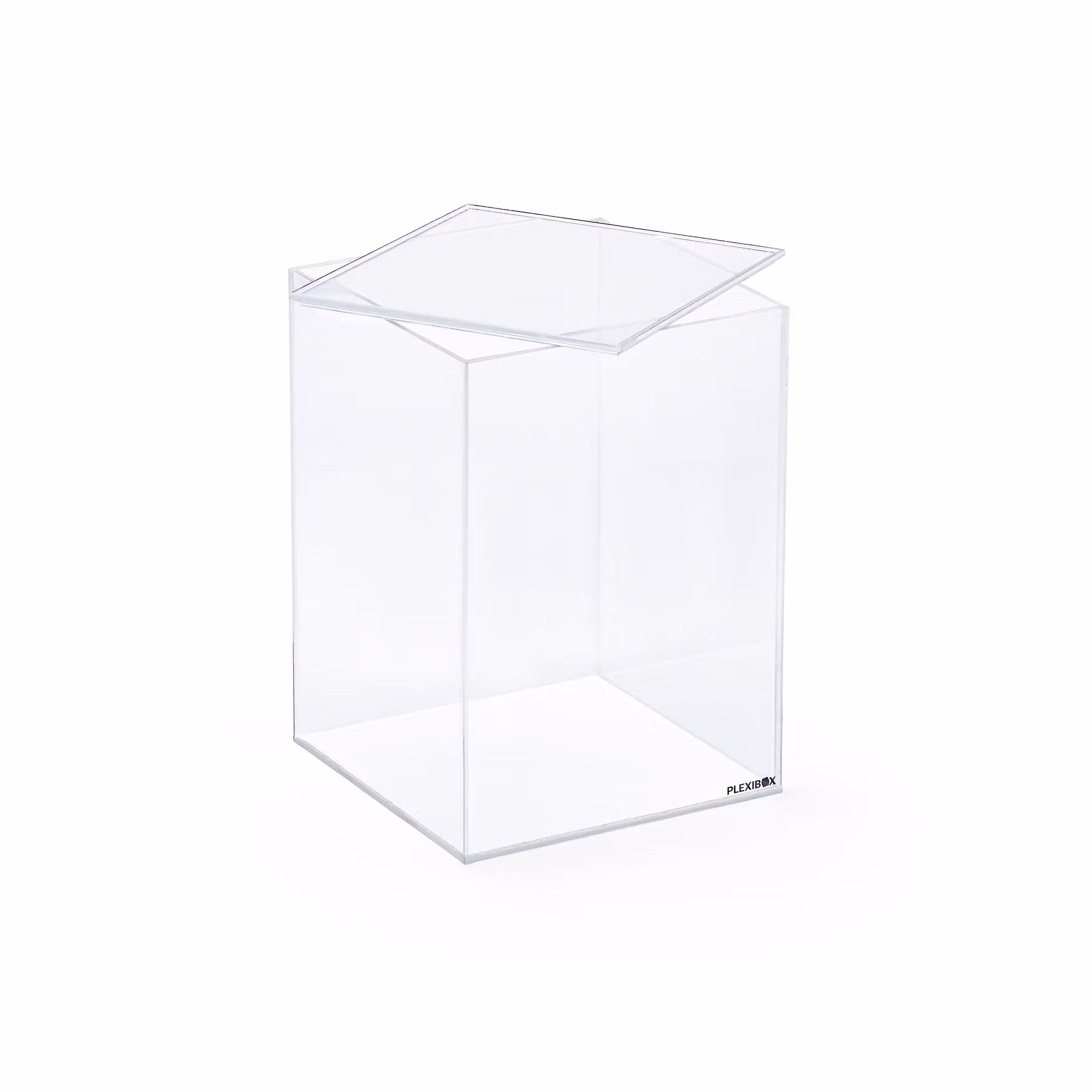 Bukettboxen är gjord av akryl (plexiglas). Den kan användas som en inredningsdetalj och förvaring för brudbuketten eller annat som man önskar att föreviga i boxen. Måtten är L250xB250H355mm.