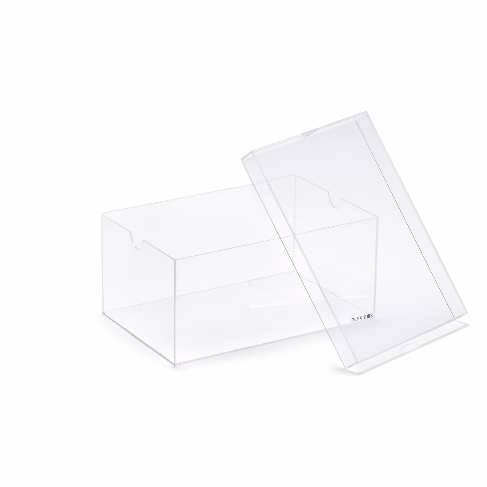 Sneakerboxen är gjord av akryl (plexiglas). Den kan användas som en inredningsdetalj och förvaring för exklusiva sneakers eller annat som man önskar att föreviga i boxen. Måtten är L360xB260H175mm.