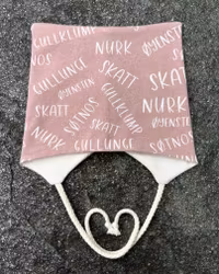 Knytehue beige str 0-4 mnd (38-42)