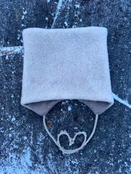 Knytehue beige str 1-2 år (46-50)