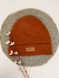 Brettopphue i grovstrikka ribb mørk oker 60/62