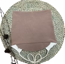 Knytehue med solskjerm beige m/pinnsvinfor str 2-4 år (50/54)