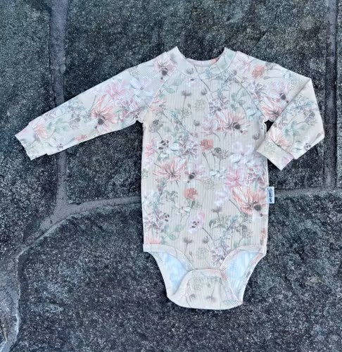 Body beige m/blomar str 80