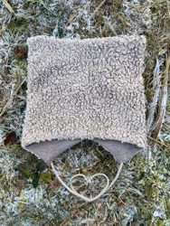 Knytehue beige str 1-2 år (46-50)