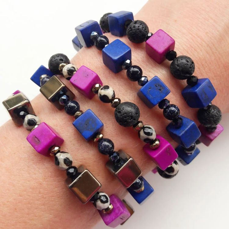 Elastiskt armband | Syntetisk turkos, hematit & DZI