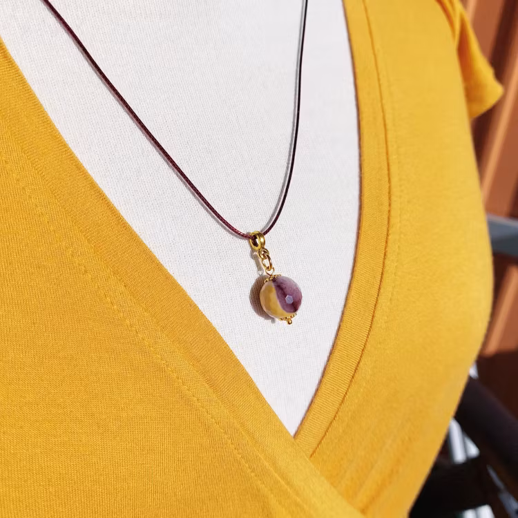 Halsband med hänge | Mokait