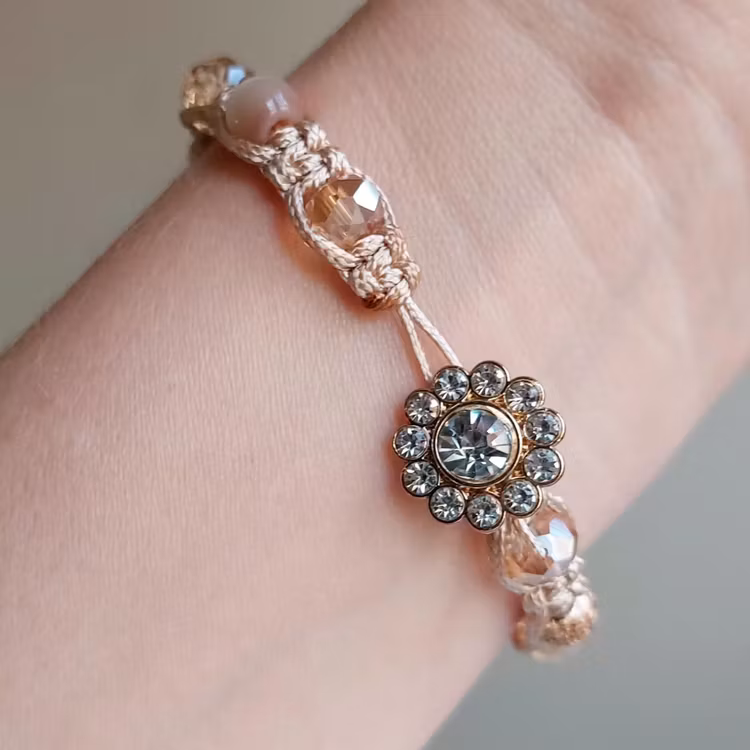 Makraméarmband med knapp | Glas