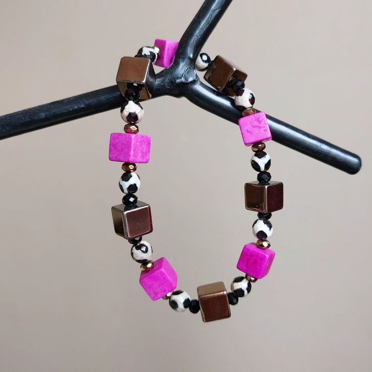 Elastiskt armband | Syntetisk turkos, hematit & DZI