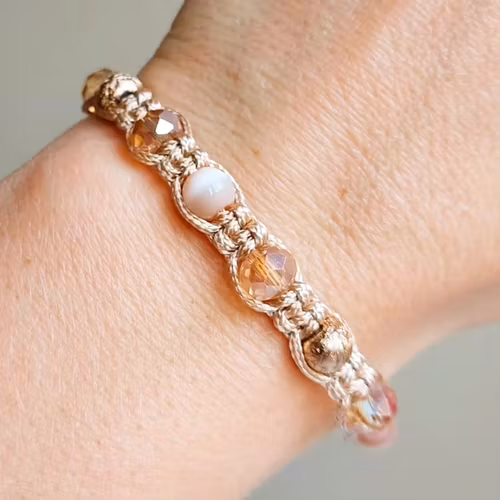 Makraméarmband med knapp | Glas