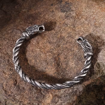 Armring Nidhugg Sølvfarget