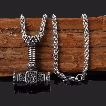 Mjølner Thors hammer med Valknut