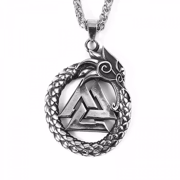 Smykke Valknut symbol omgitt av Midgardsormen