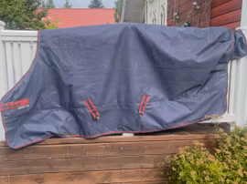 Vintertäcke Bucas Freedom Turnout 300g, 145 cm