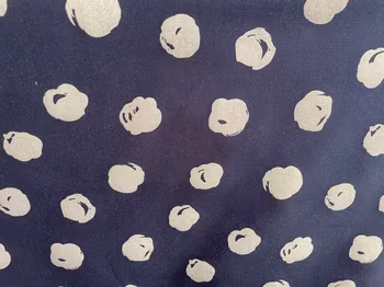 Softshell marin med prickar