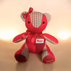 Memory nalle ”mina första kläder”