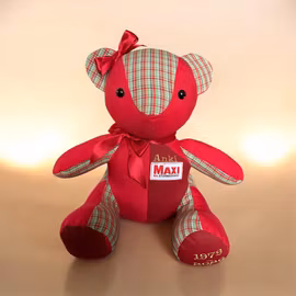 Memory nalle ”mina första kläder”