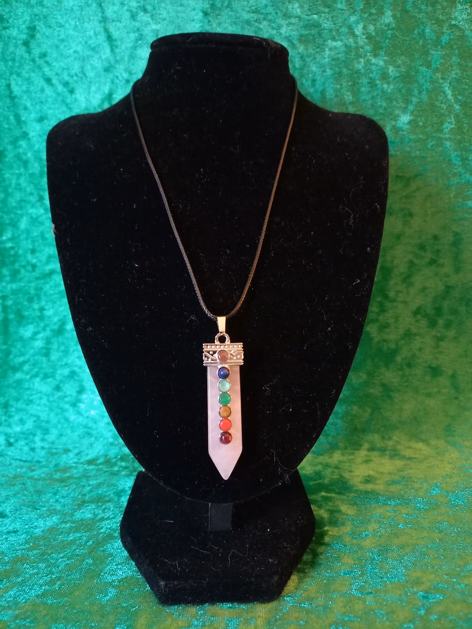 Halsband med Rosenkvartshänge & Chakrastenar