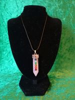 Halsband med Rosenkvartshänge & Chakrastenar