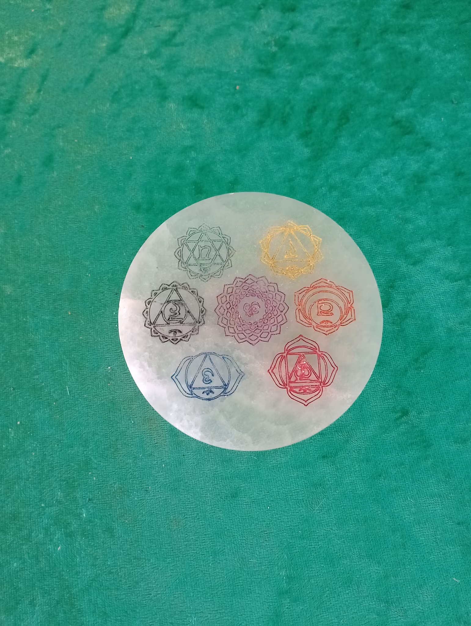 Selenit Laddplatta Chakra färg