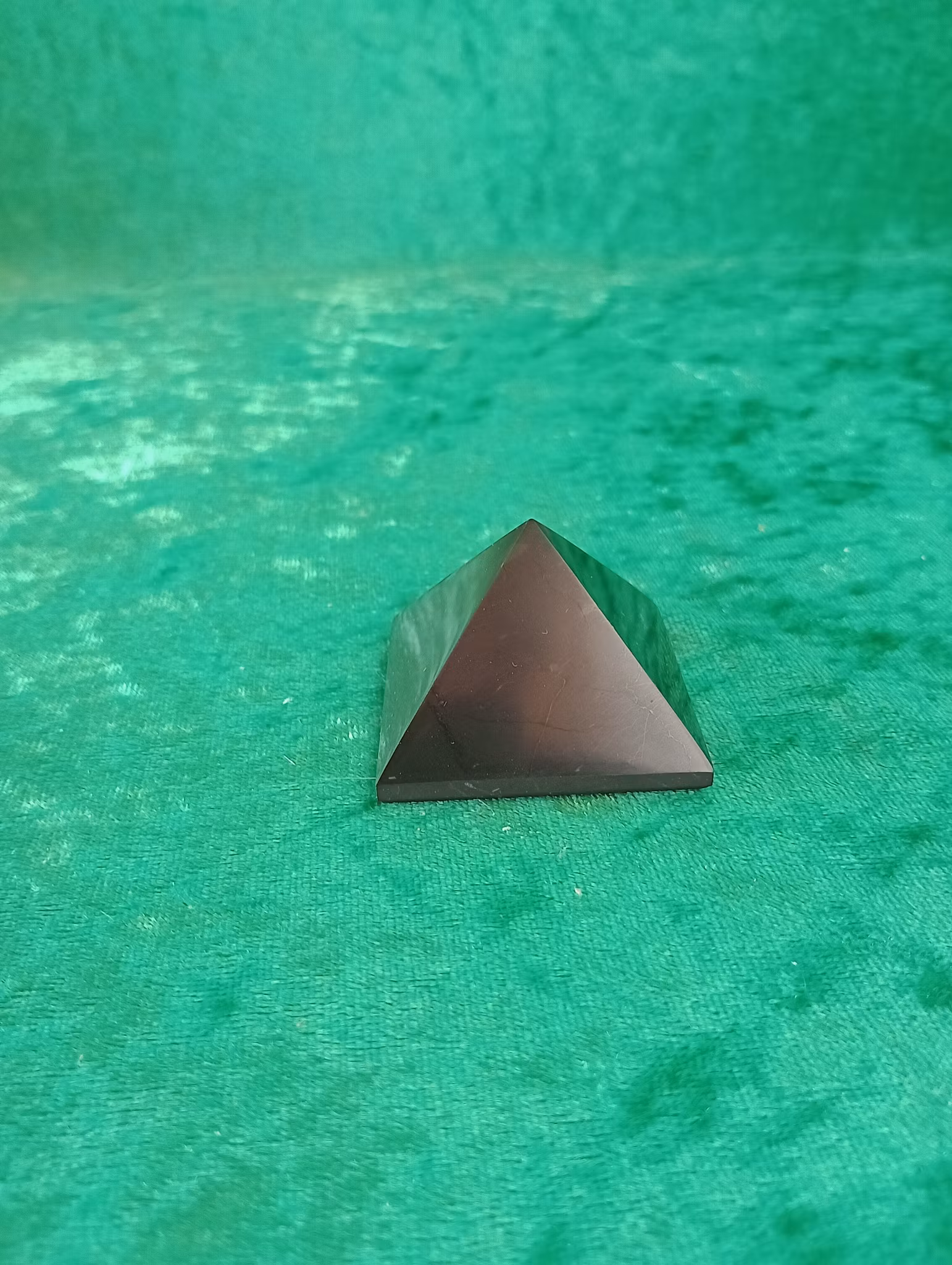 Shungit Pyramid