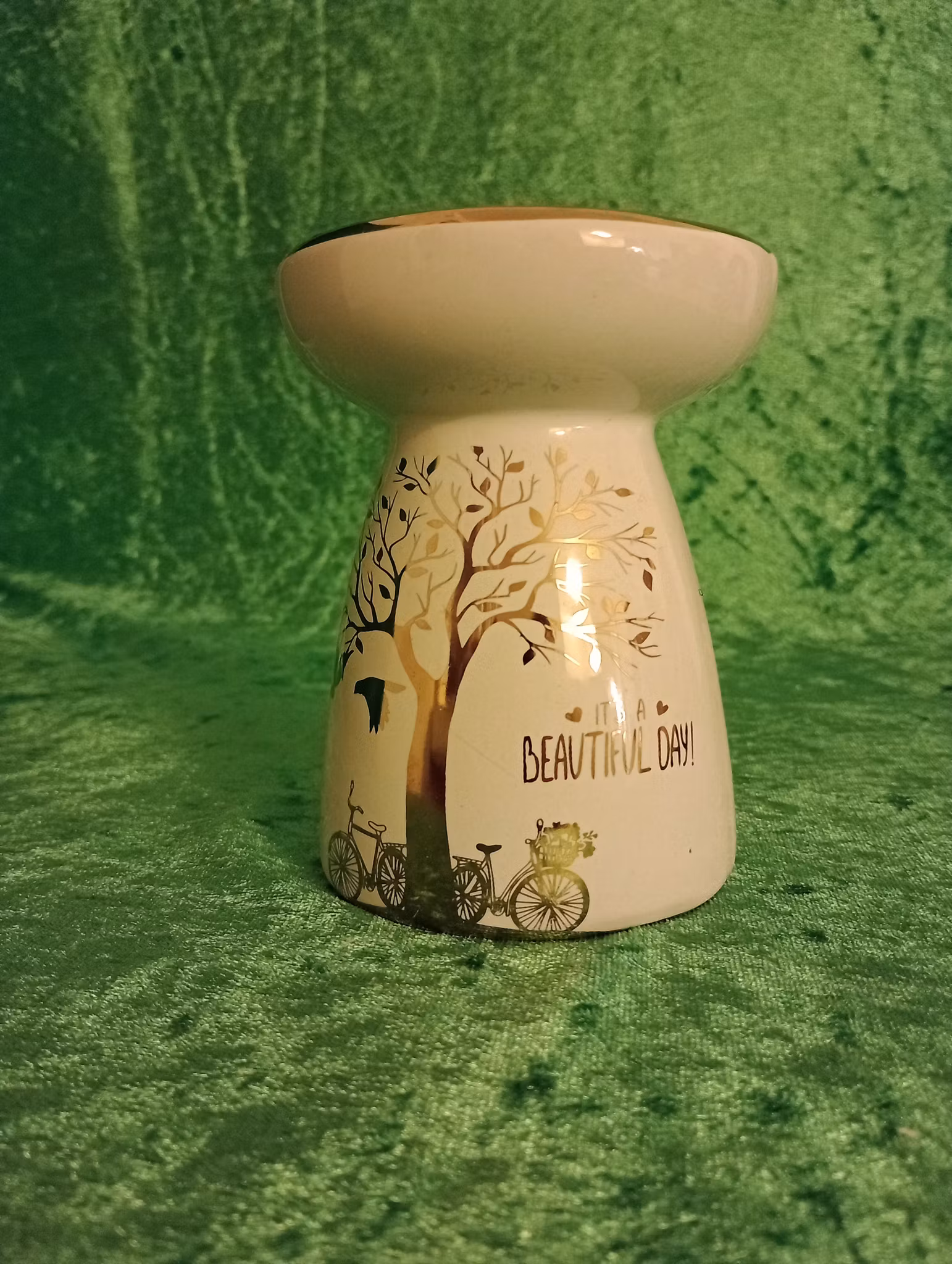 Vit med guldträd aromalampa