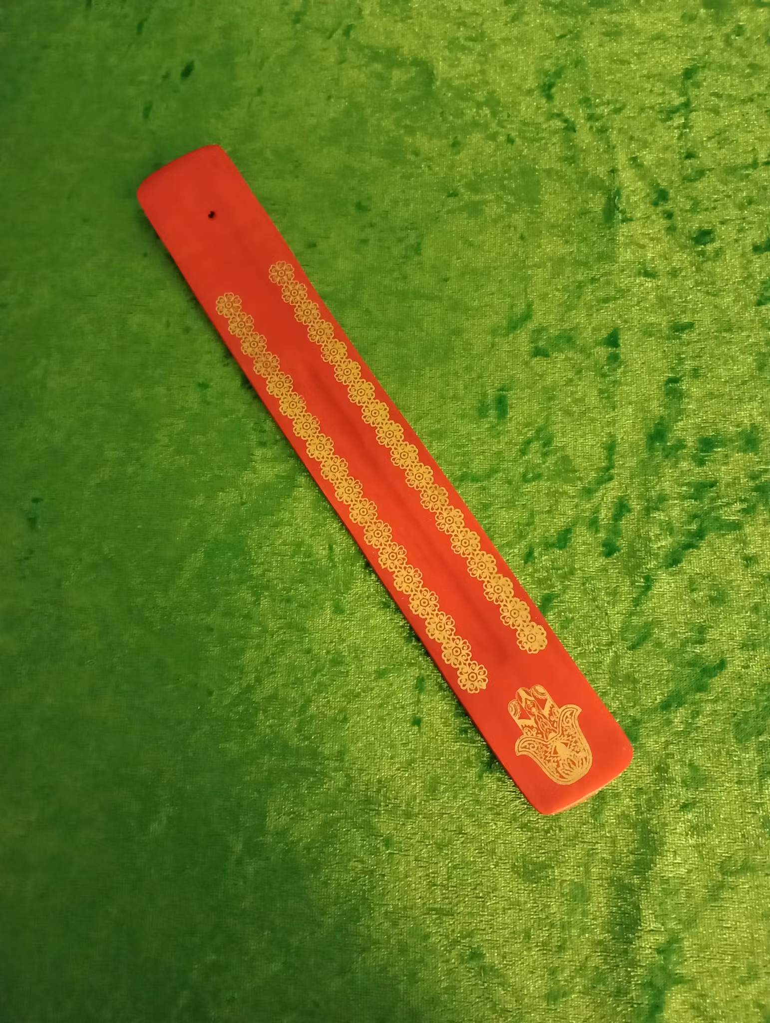 Röd Hamsa rökelsehållare