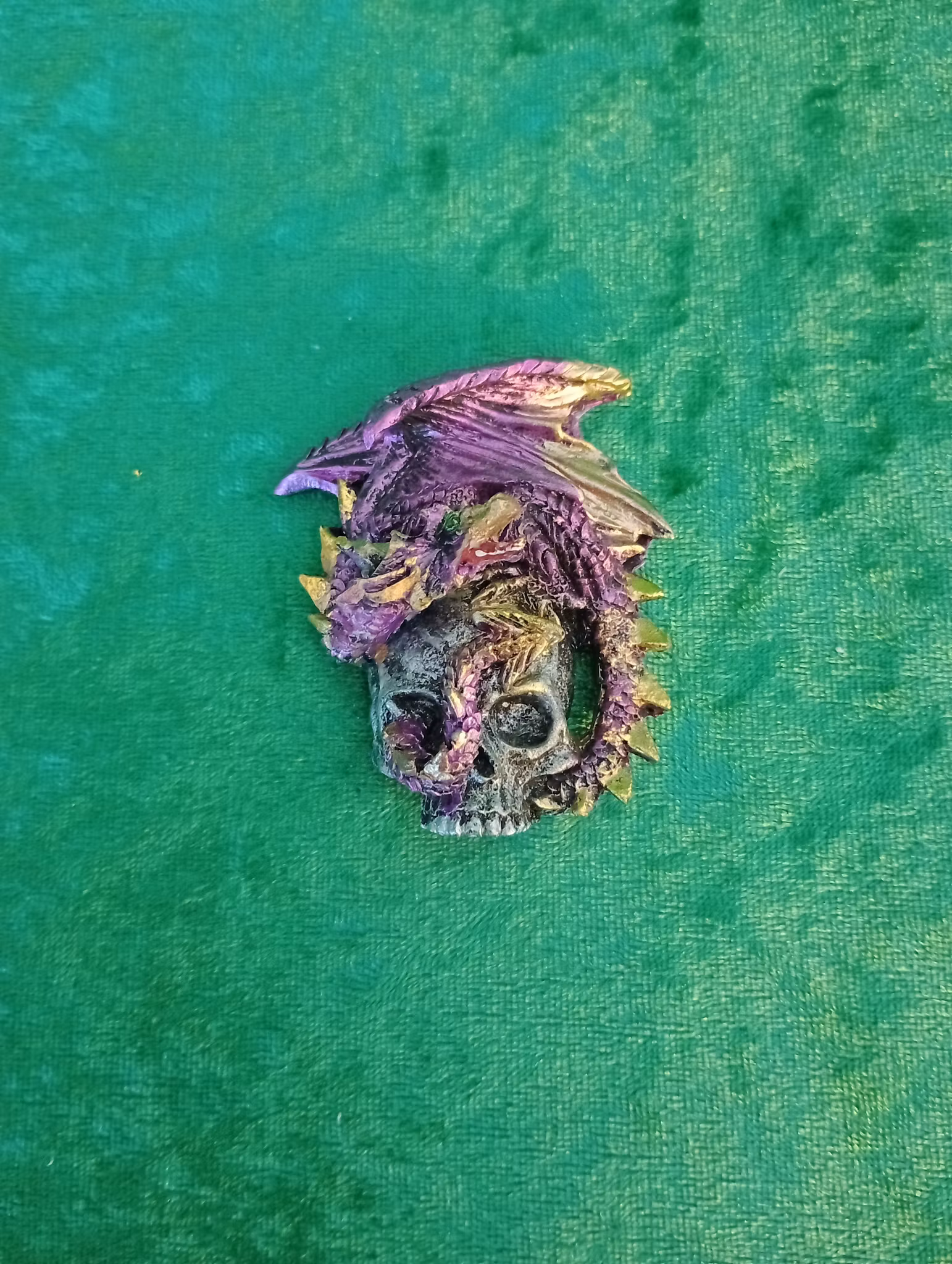 Lila drake magnet