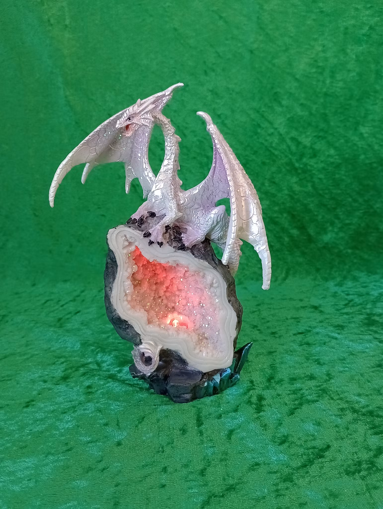 Vit drake på grotta LED